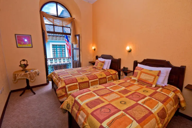 Hotel Catedral Quito 3*,
